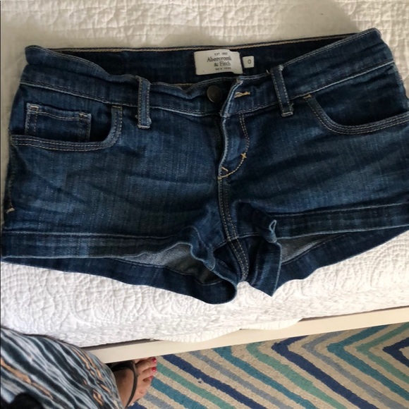 Abercrombie and Fitch Jean shorts - Picture 1 of 3